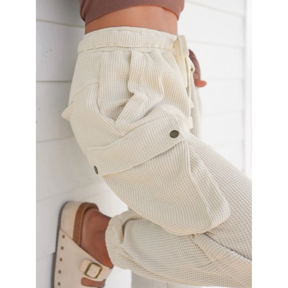 POL Waffle Knit Slouchy Cargo Joggers in Cream - Picture 4 of 13